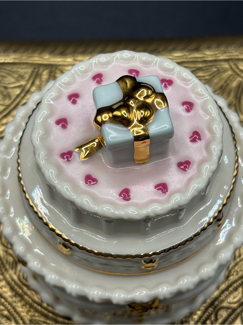 Lenox White and Gold Porcelain Trinket Box Birthday Cake - Picture 9 of 9